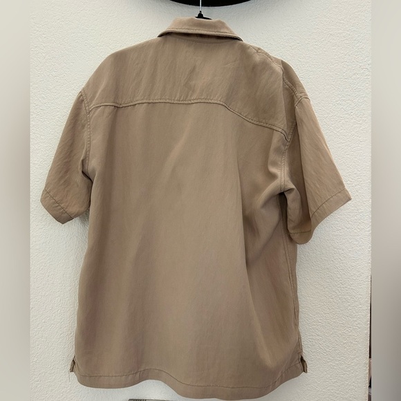 Forever 21 Men's Camp Collar Button-Up short sleeve Shirt size M color tan - Picture 2 of 7